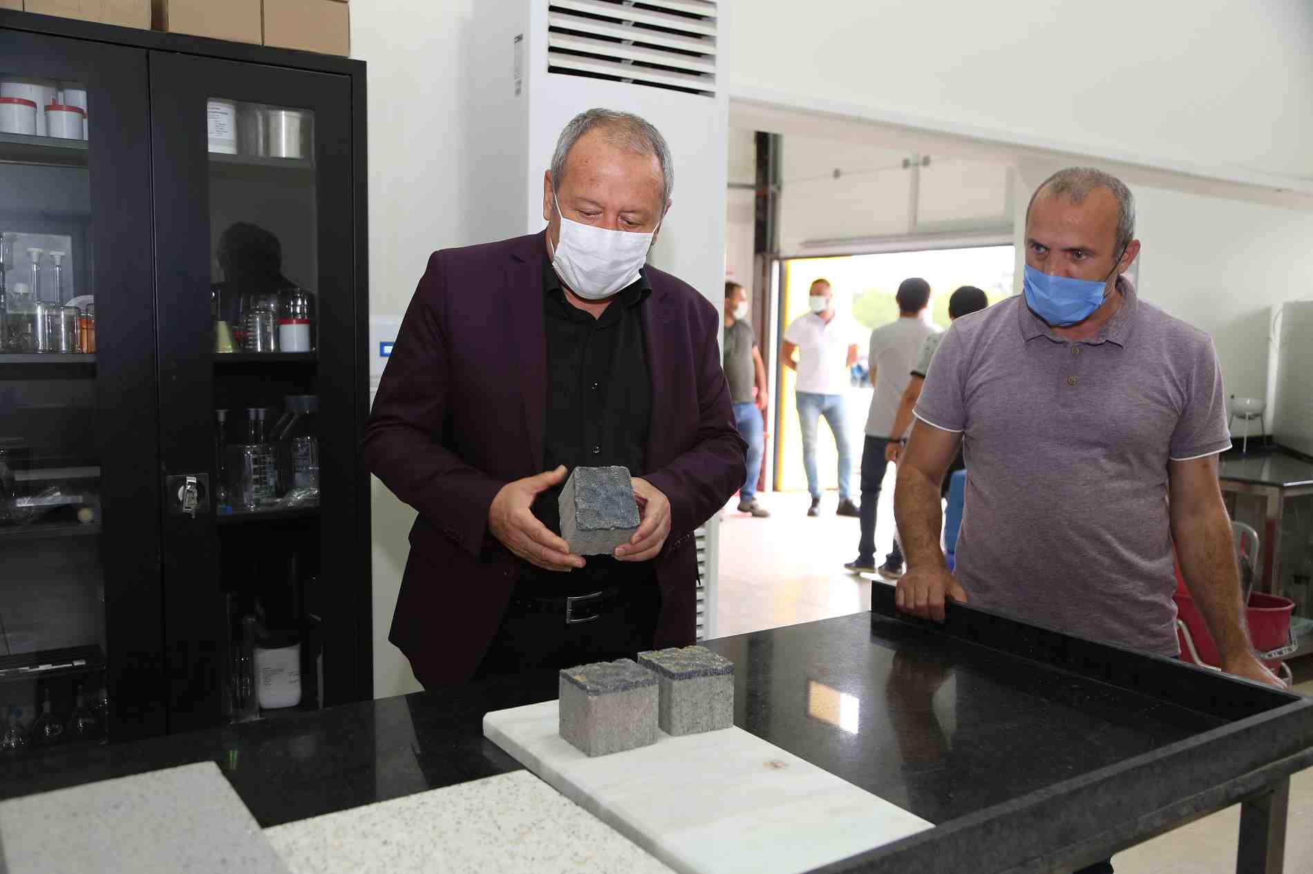 KALİTE BU LABORATUVARDA ORTAYA ÇIKIYOR